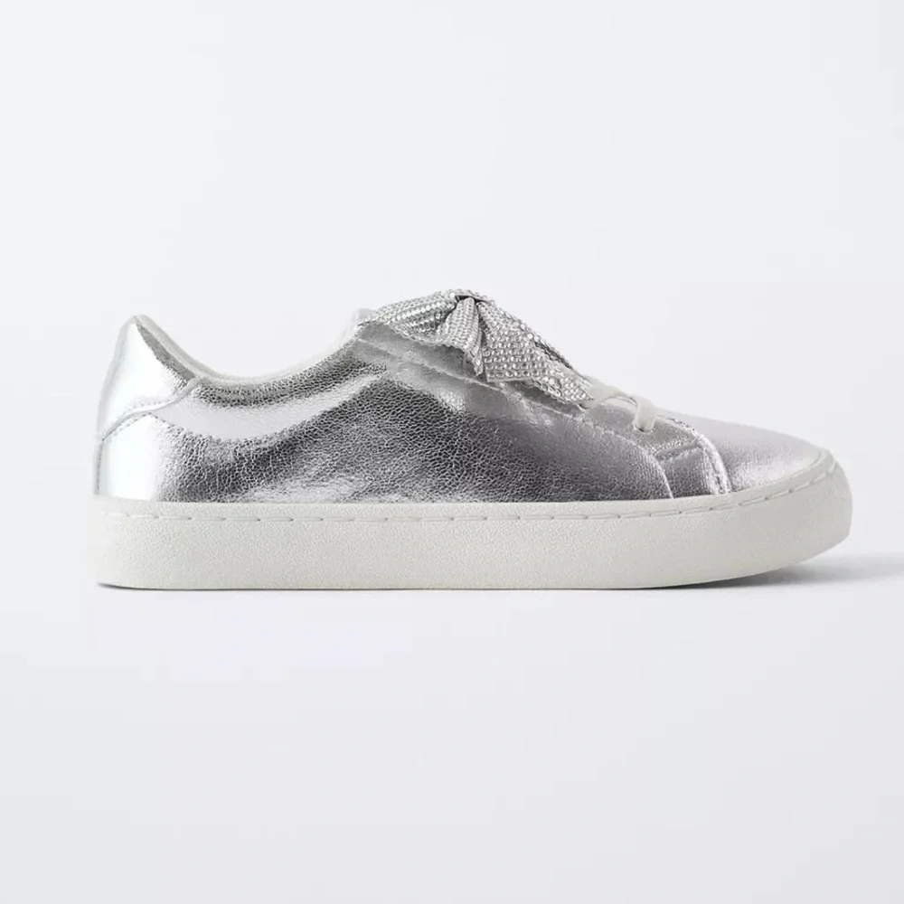 Zara Metallic Silver Kids Sneakers with Rhinestone Bow - Picture 3 of 4